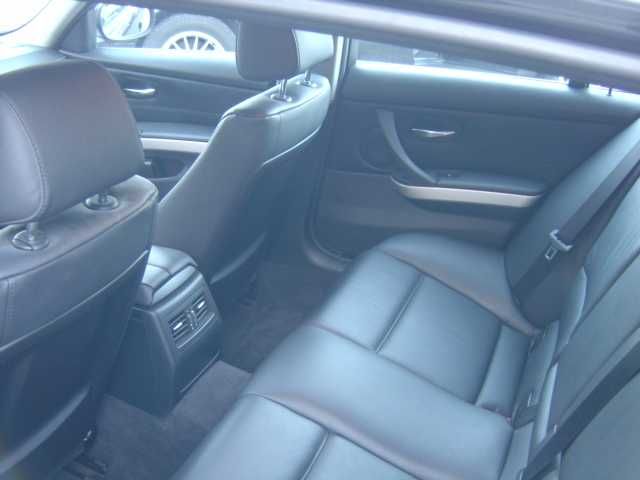 BMW 318 d Touring Auto Preto (Março 2011)