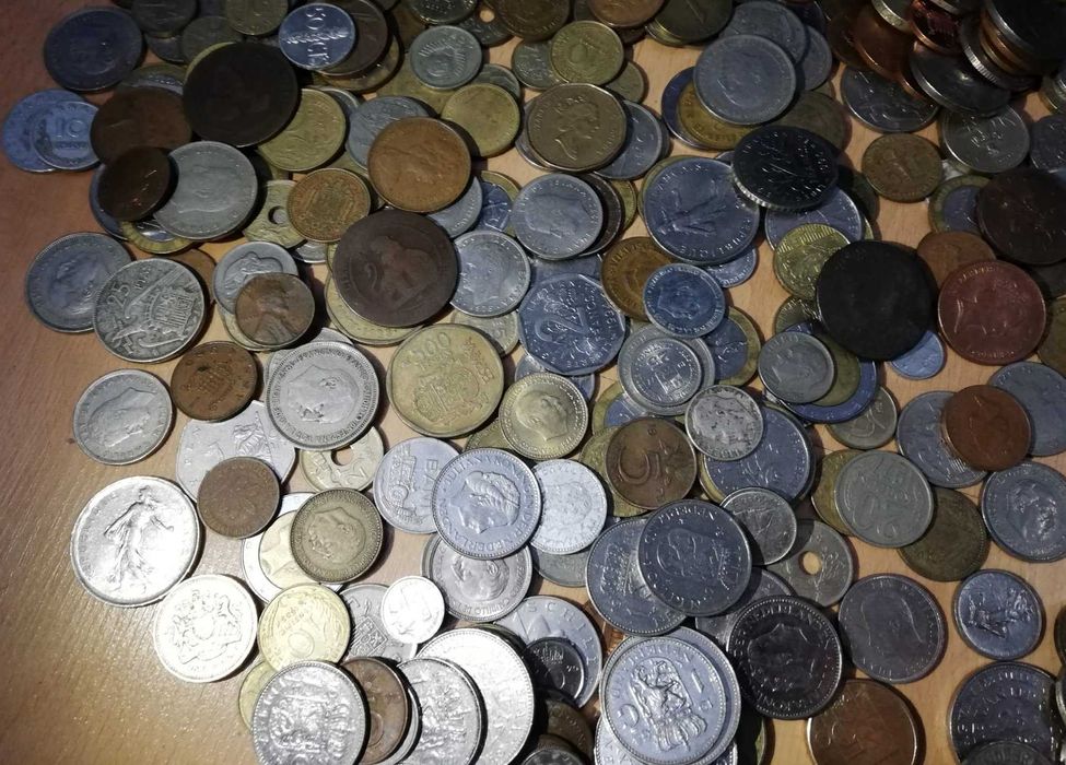 VENDA AO KILO - Mix moeda Portuguesa e estrangeira / 10€ cada Kilo