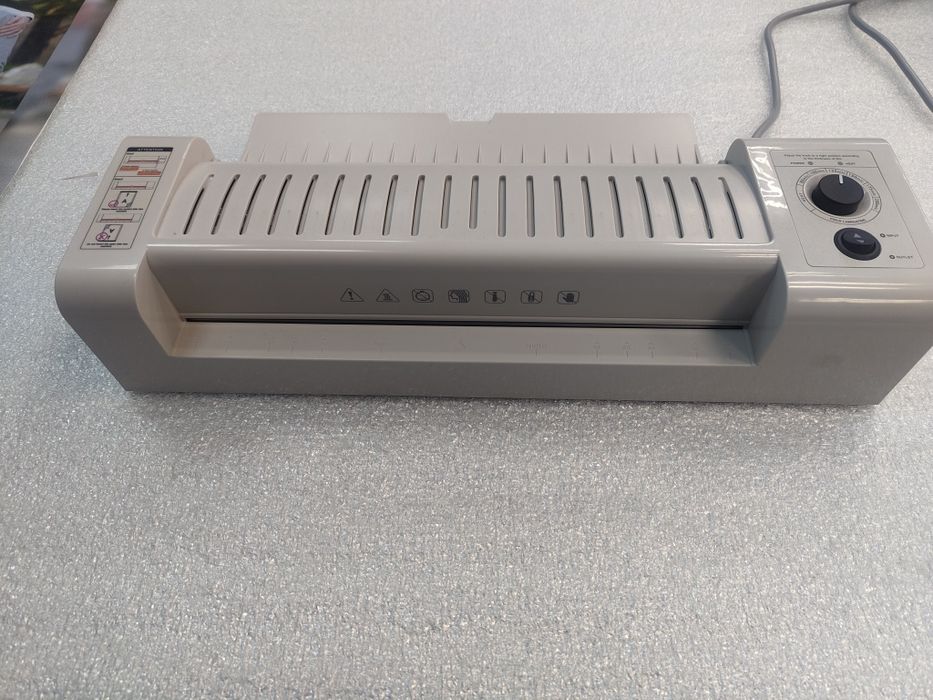 Новий ламінатор A3 для будь-яких ламінувальних робіт