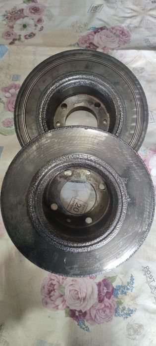Шківи до компресора.