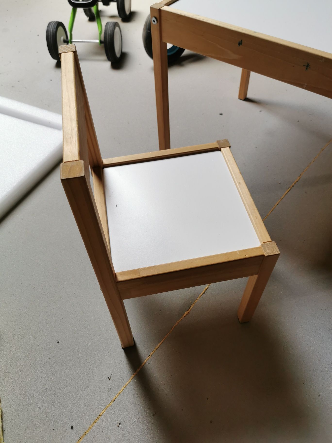 Stolik i dwa krzesła IKEA