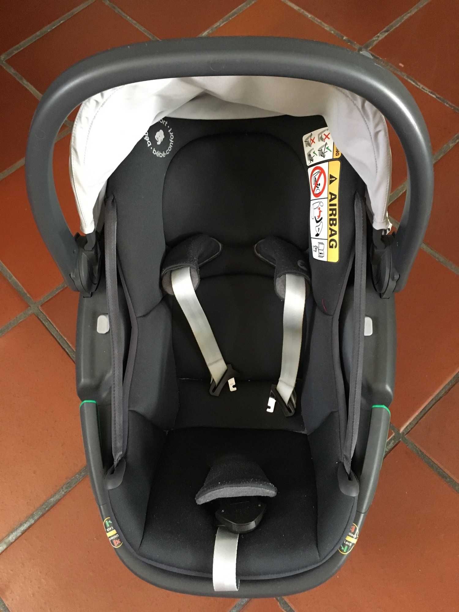 Cadeira Auto BebéConfort Essential Graphite com Isofix MaxiCosi