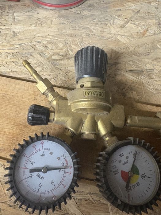 Reduktor do gazow spawalniczych