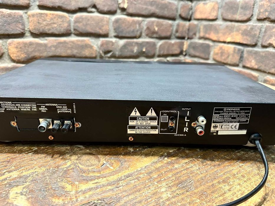 Tuner Radiowy Pioneer F-104