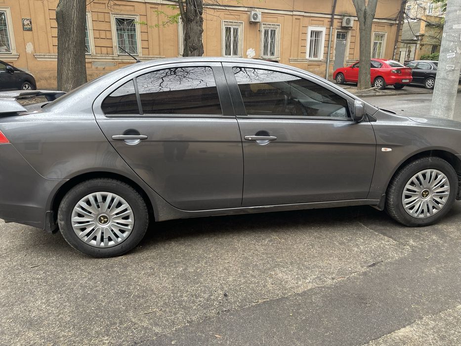 Продам лансер 10й