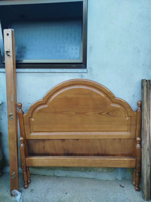 Cama casal bom estado