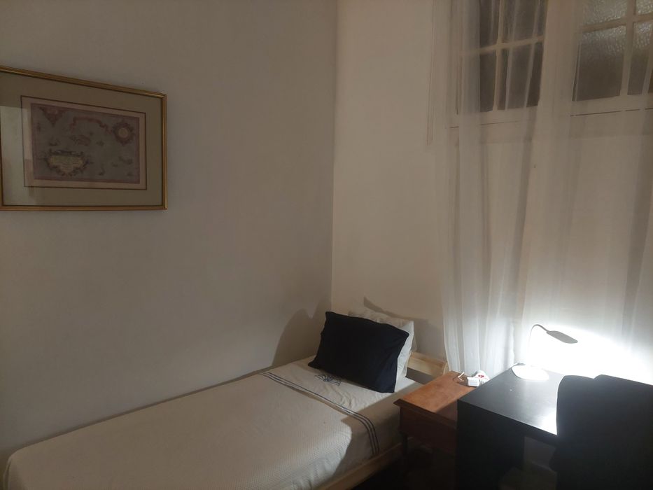 Quarto para alugar em lisboa av. novas