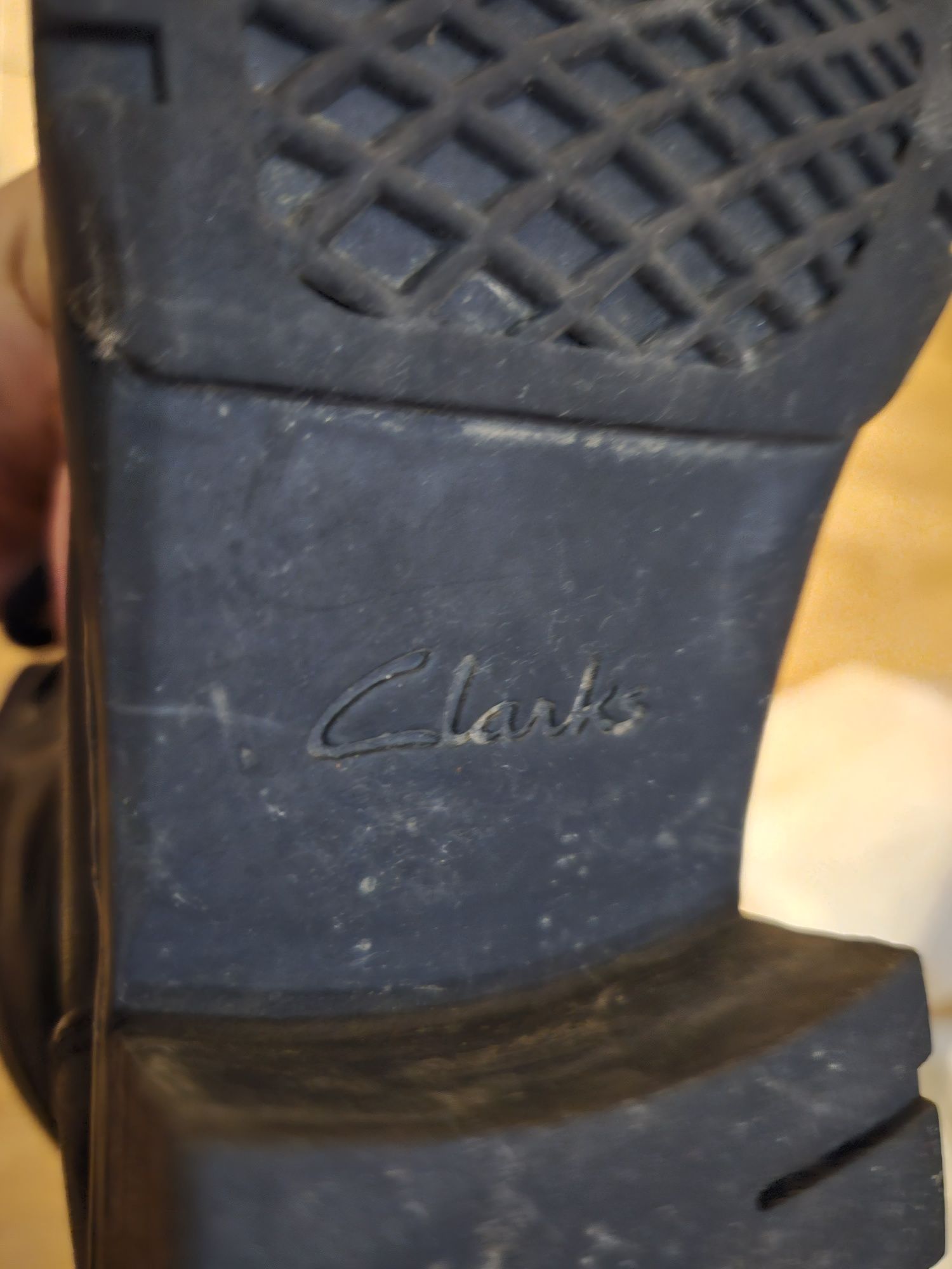 Ботінки, черевики Clarks