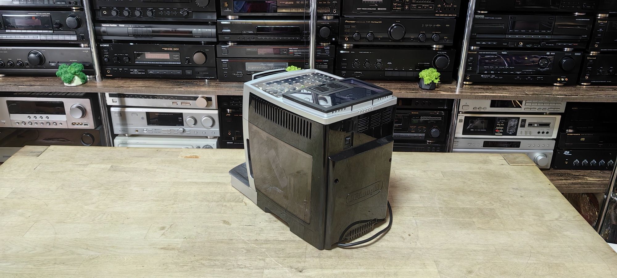 Кавова машина Delonghi Intensa