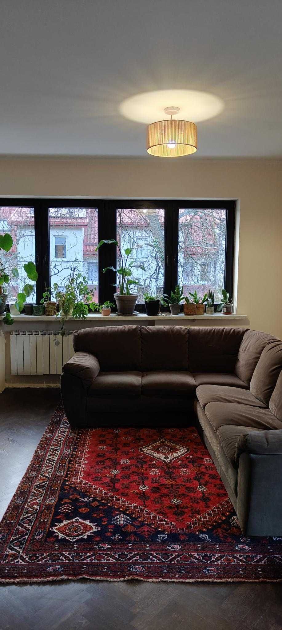 Brązowy narożnik z funkcją spania, tkanina odporna na plamy