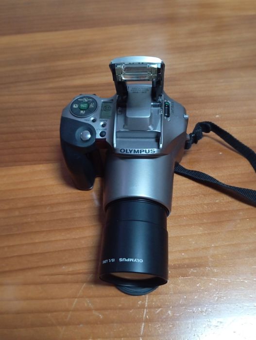 Máquina fotográfica Olympus