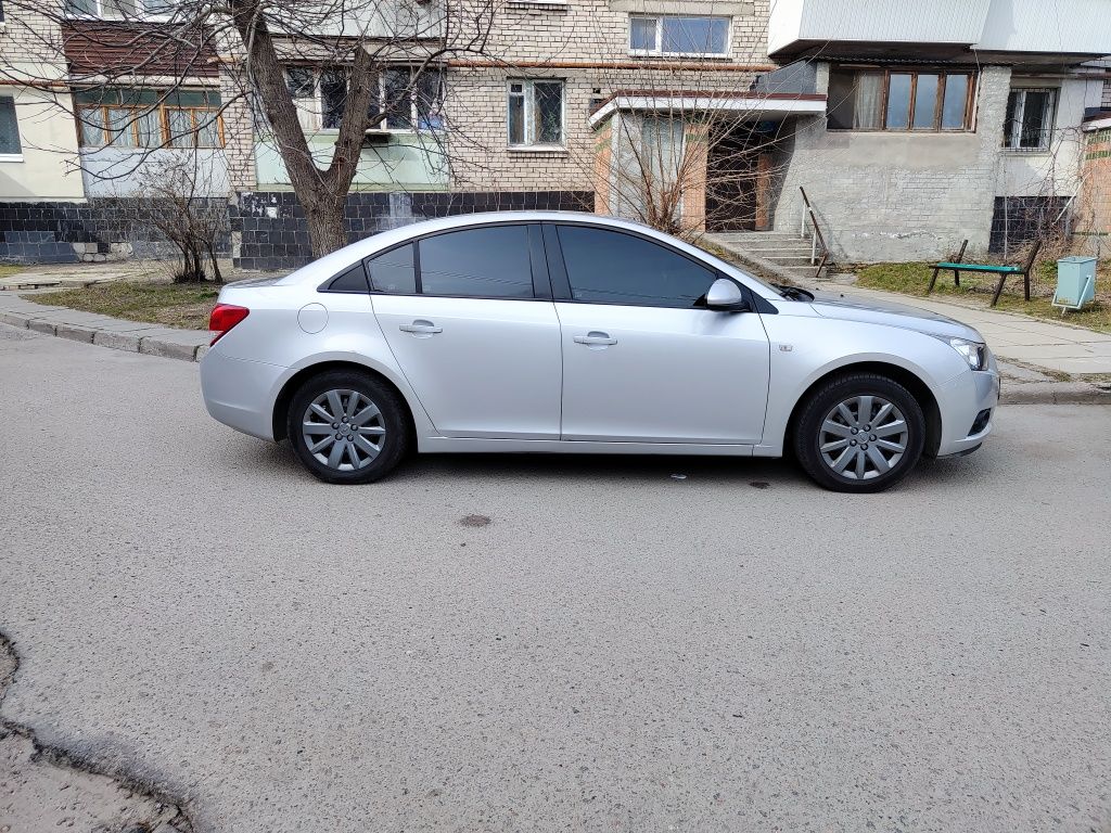 Продам Chevrolet Cruze 2011 1.8