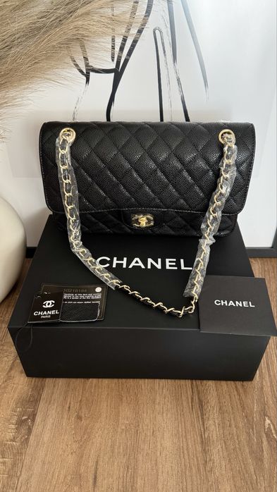 Chanel - nowa, czarna, klasyczna torebka na ramię z metką i pudełkiem