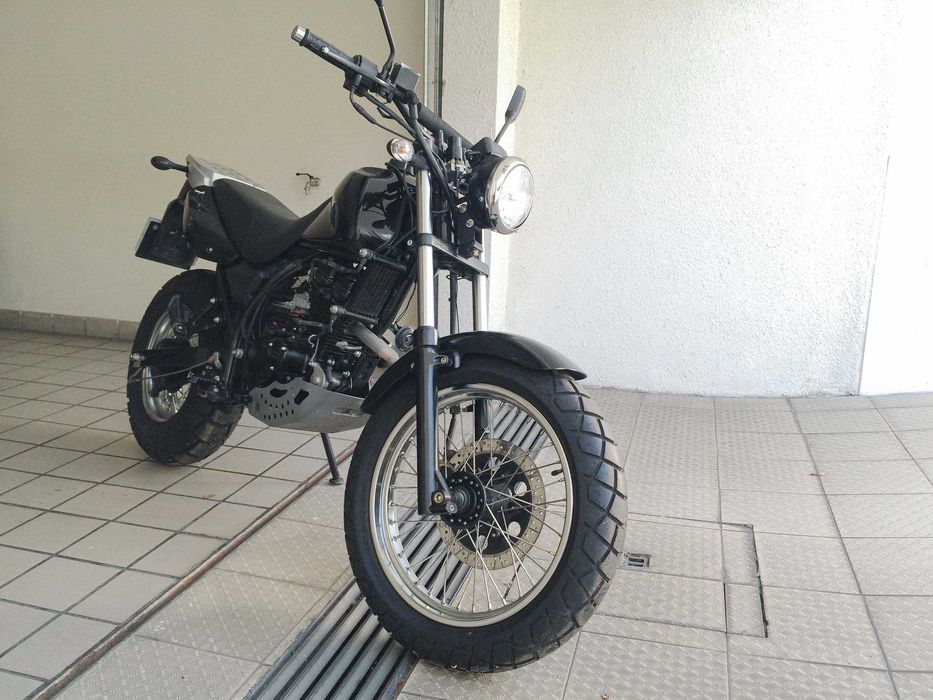 Mota Cafe Racer 125 / Hyosung RT Karion (vintage classic / scrambler)