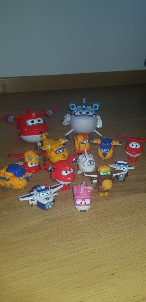 Super Wings personagens