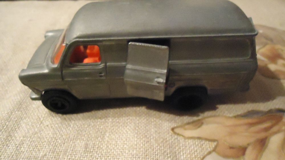 Carro de colecção Antigo Ford Transit Escala 1/4