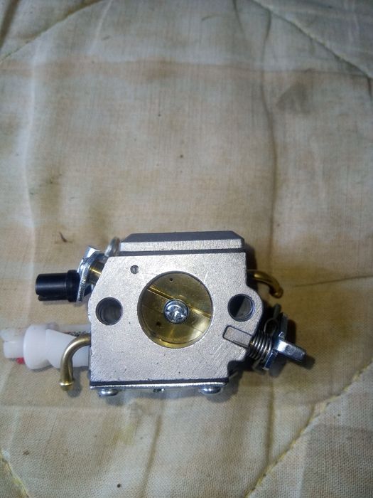 Gaźnik do pilarki Husqvarna z pompką