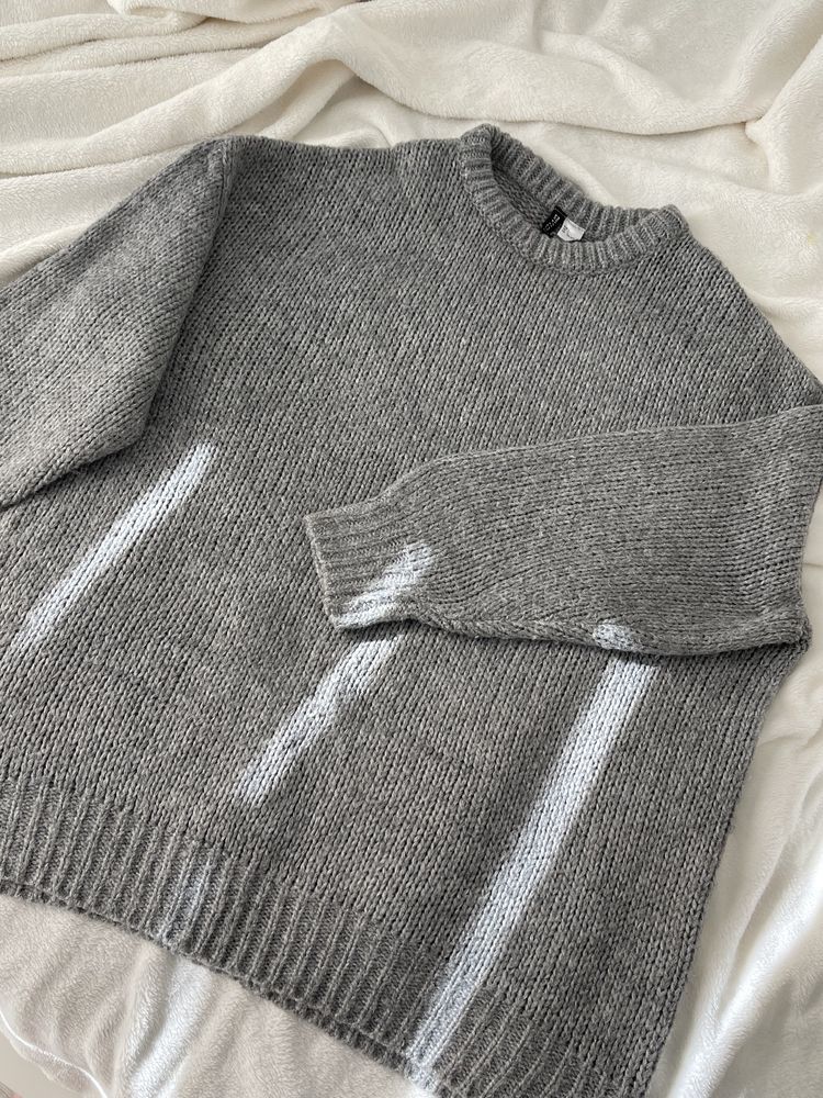 Szary sweter H&M