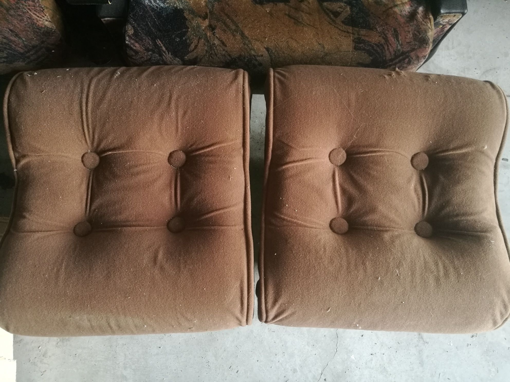 Dwa fotele plus gratis dwie pufy