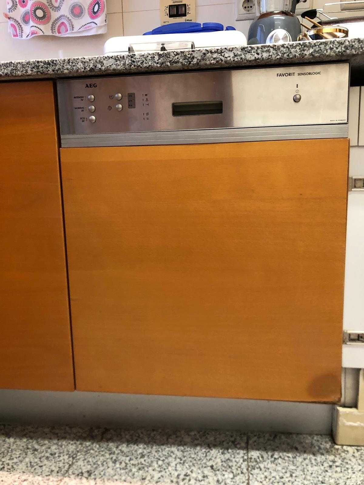 Máquinas de lavar loiça AEG Sensorlogic para peças