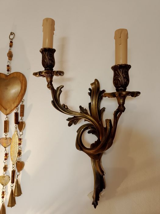 Grande castiçal em latão Luís XV