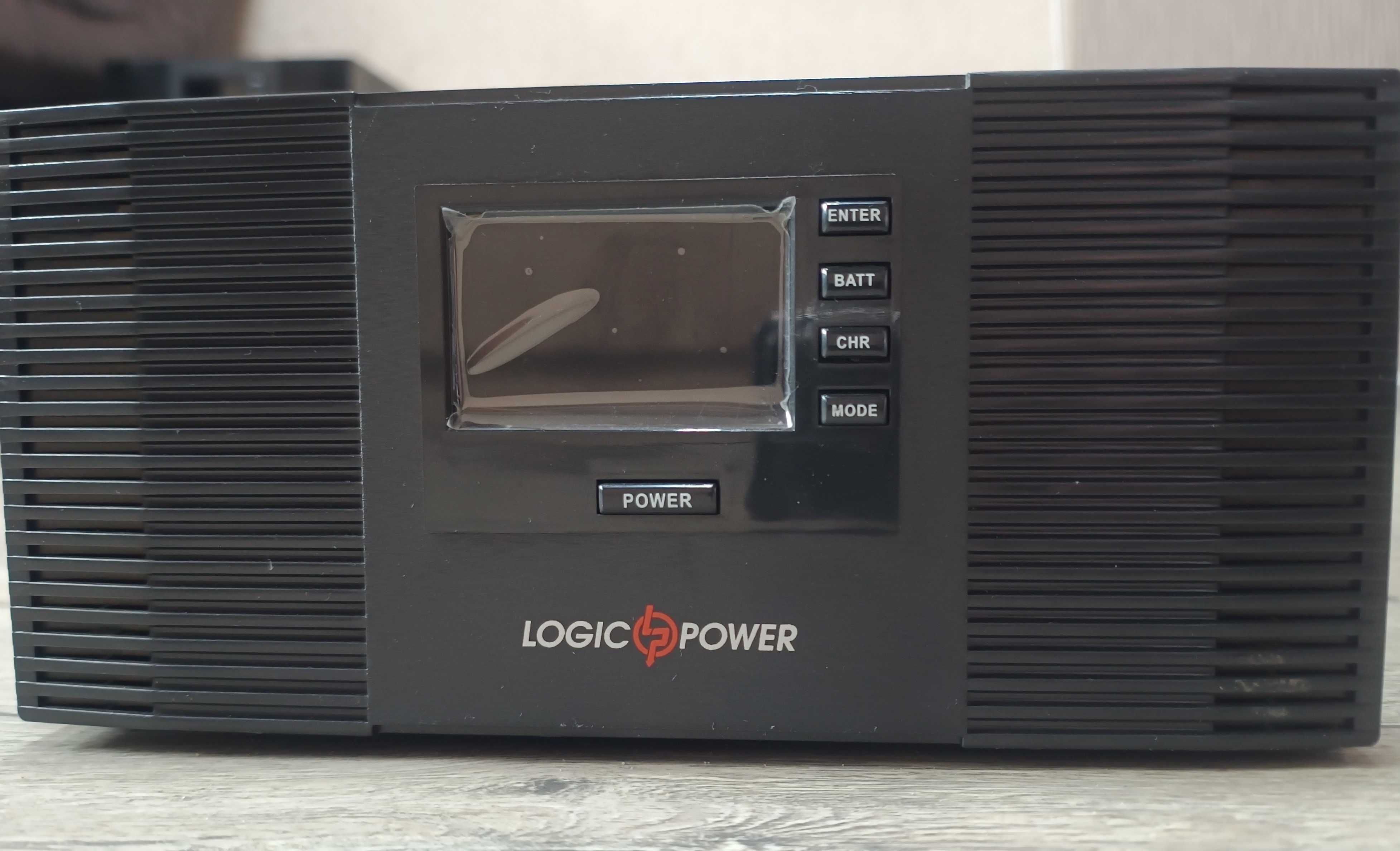 ДБЖ з правильною синусоїдою 12V LPM-PSW-1500VA (1050Вт)