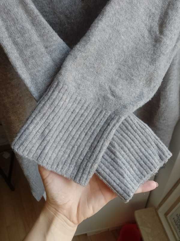 Sweter beżowy długi z wełną