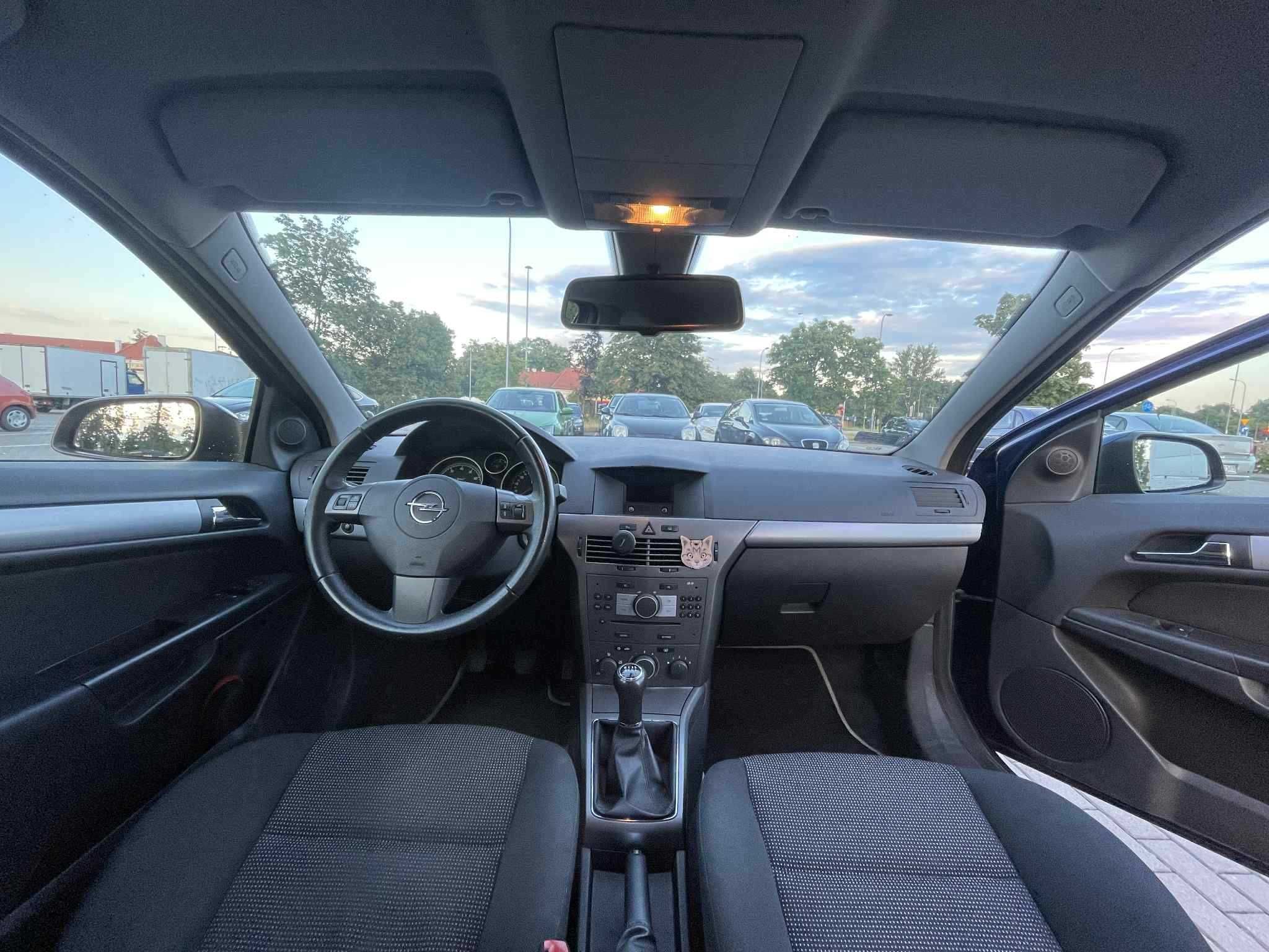 Opel Astra H GTC 1.6 – Dynamiczny, zadbany, gotowy do jazdy!