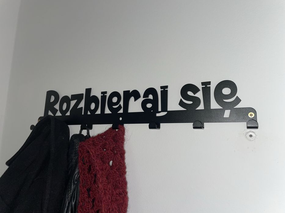 wieszak ścienny na ubrania