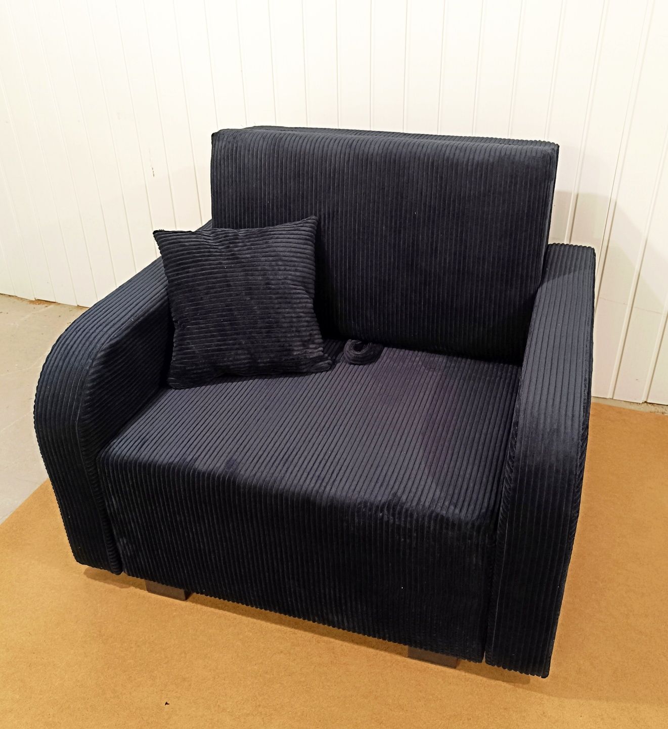 Sofa Amerykanka z funkcją spania i pojemnikiem na pościel