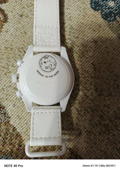 Часы наручные, кварцевые