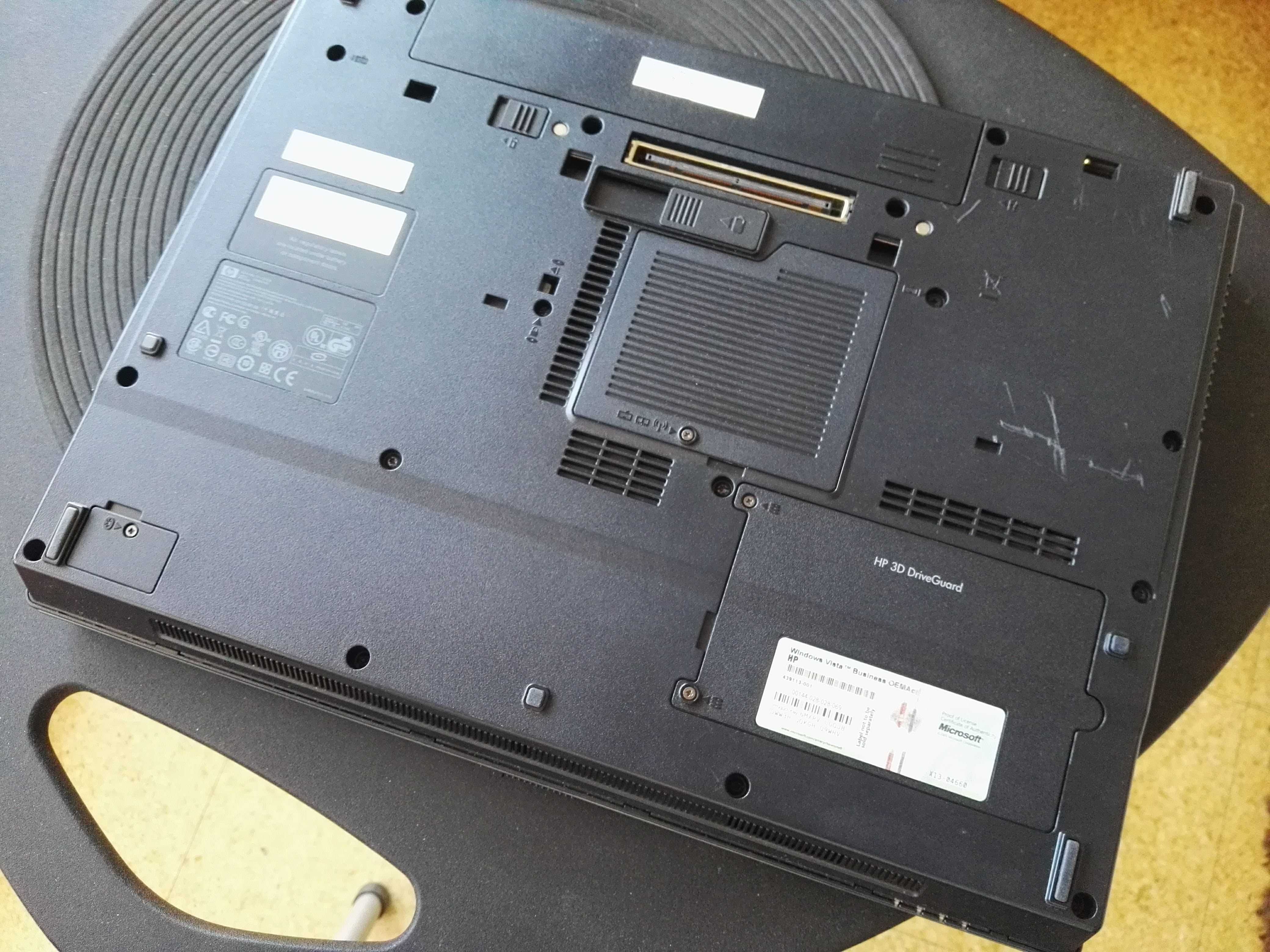 Computador Portátil HP Compaq 6715b com carregador adaptador