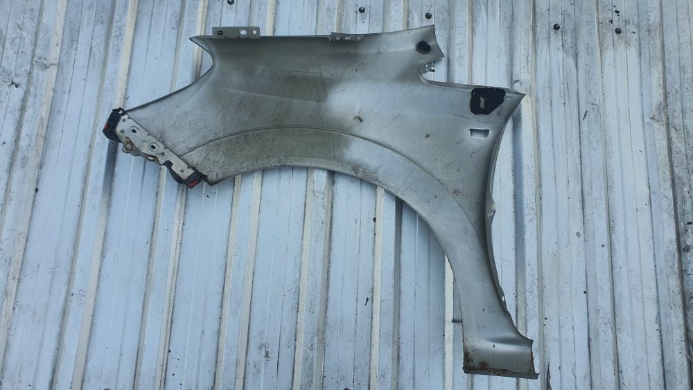 Крило переднє праве Opel Zafira b, опель зафіра сіре