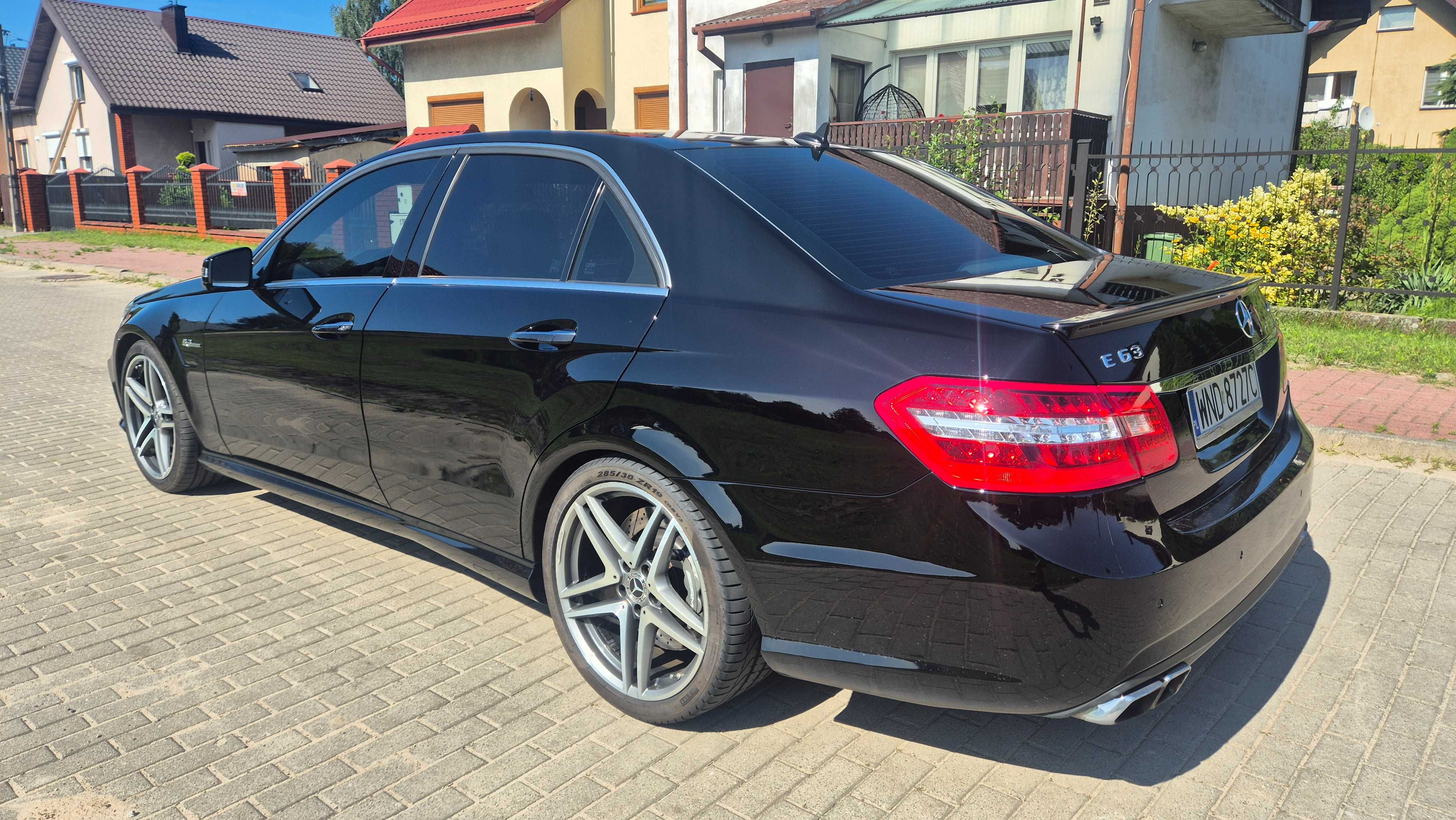 Mercedes E 63 AMG W212 525 km, 2010 rok, zamiana Koparko-Ładowarka