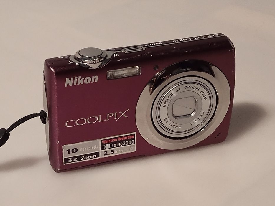 Nikon Coolpix S220