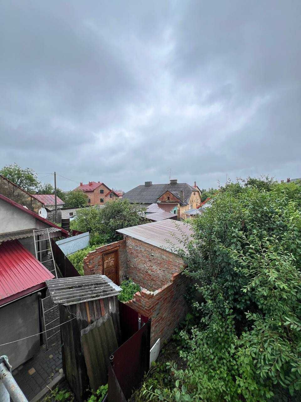 Продається квартира особнякового типу в м. Яворів, вул. Маковея, 22