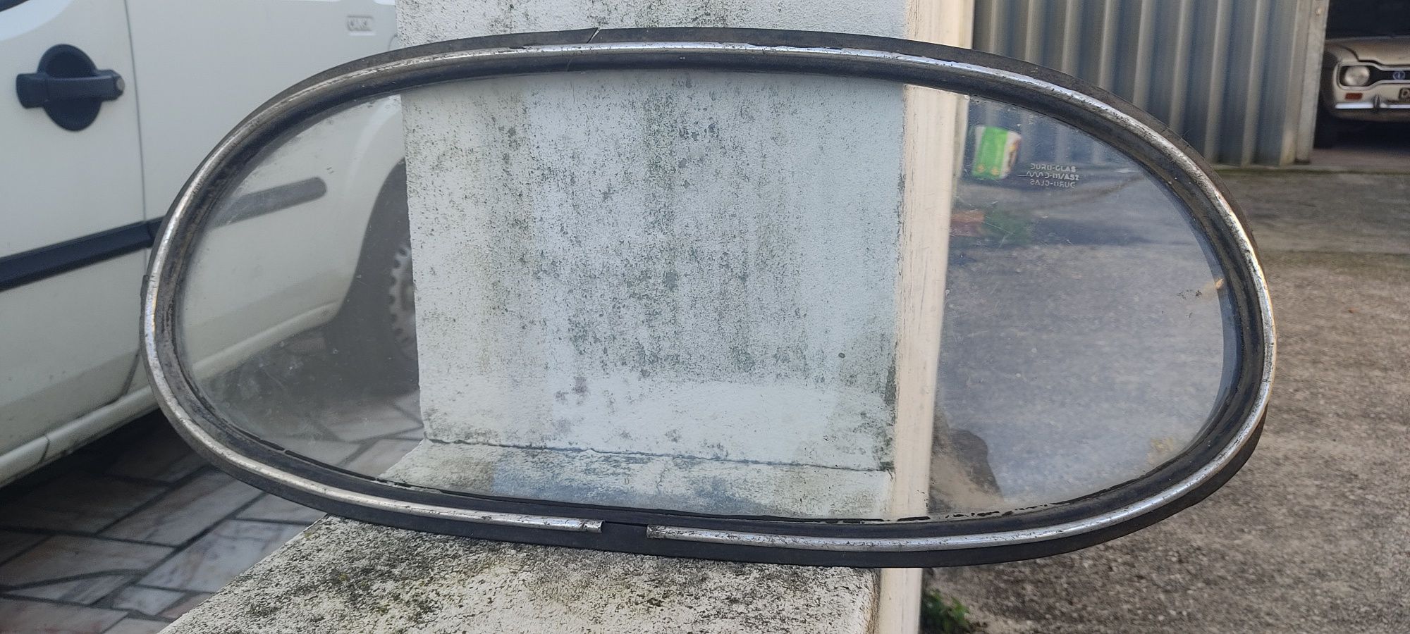 Material- vidro oval e grade de tejadilho etc