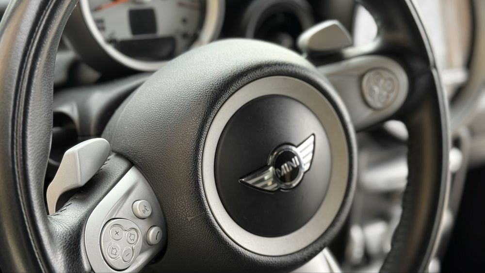 Mini Cooper S - Automatico (NACIONAL) com patilhas F1 no volante