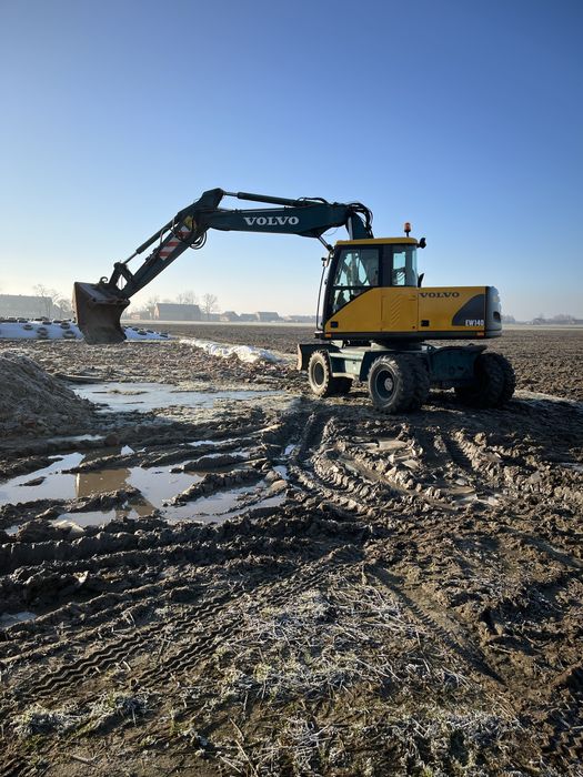 Wyburzenia Rozbiórki zbiornik betonowy Usługi koparką minikoparką