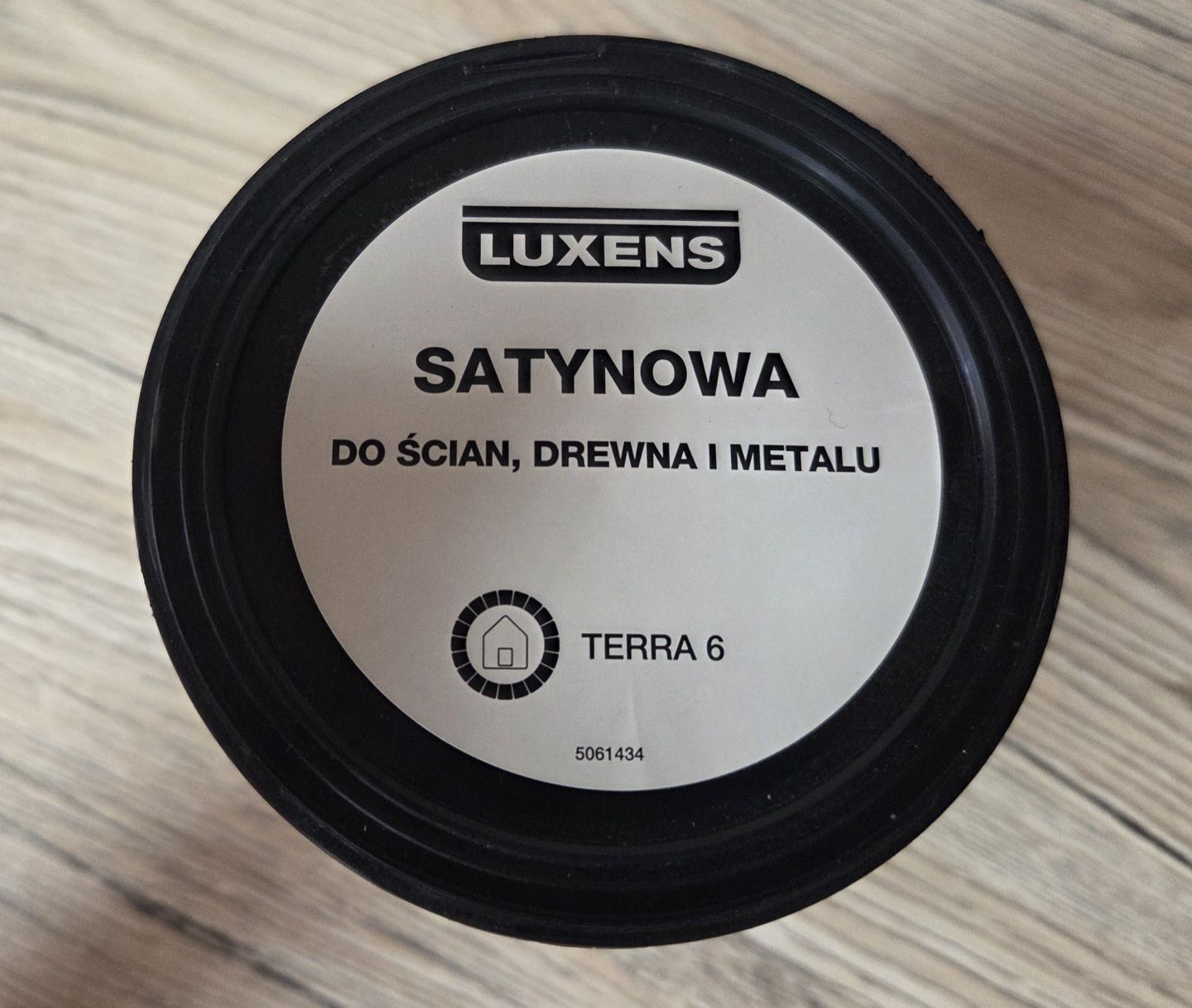 Farba akrylowa do wnetrz i na zewnątrz 3 puszki po 0.75litra