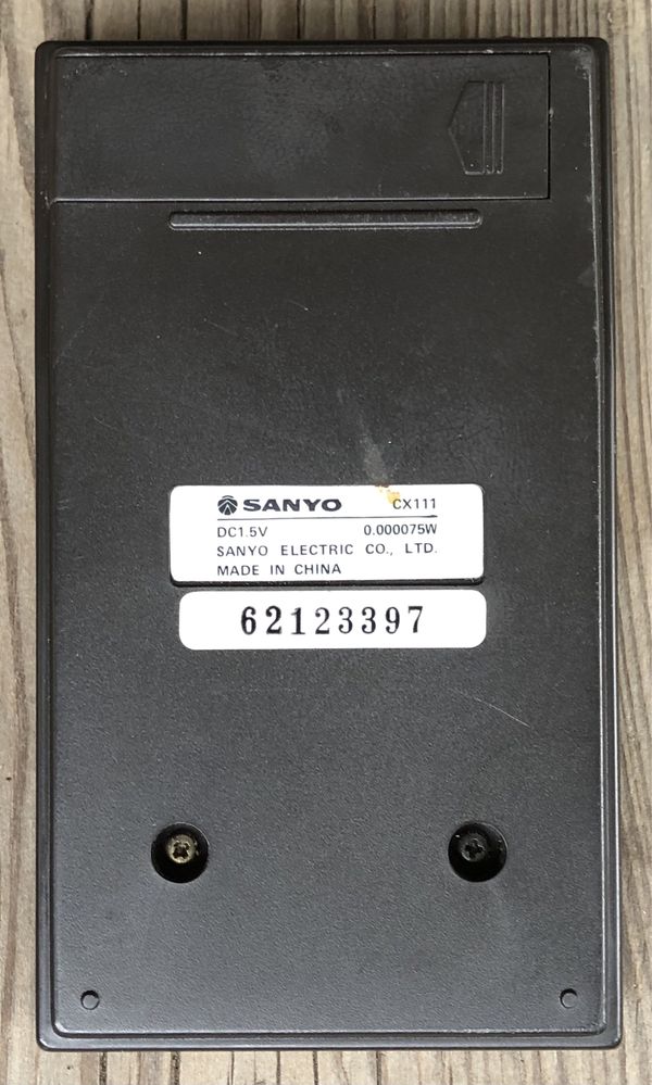 Stary kalkulator SANYO CX-111 retro vintage