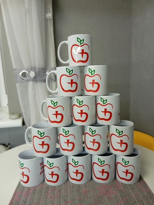 Друк  на чашках футболках