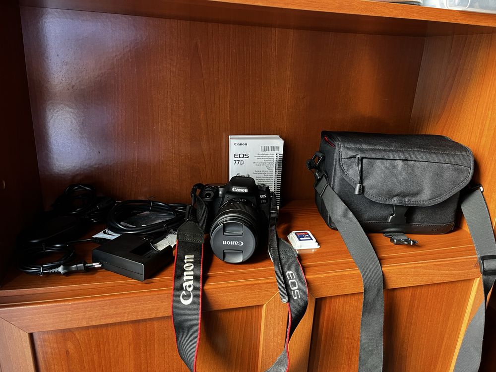 Camara DSLR Canon EOS 77 D