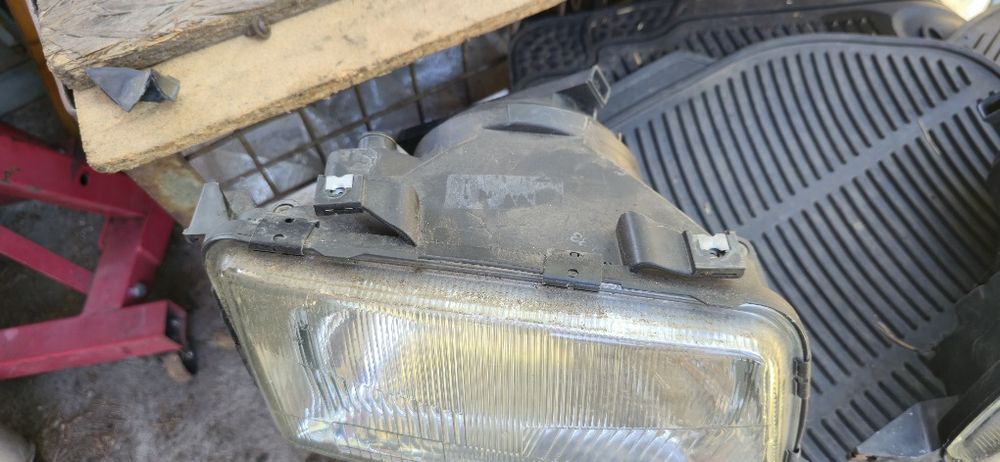 Lampy Przód Reflektory Lewa Prawa Audi 80 B4