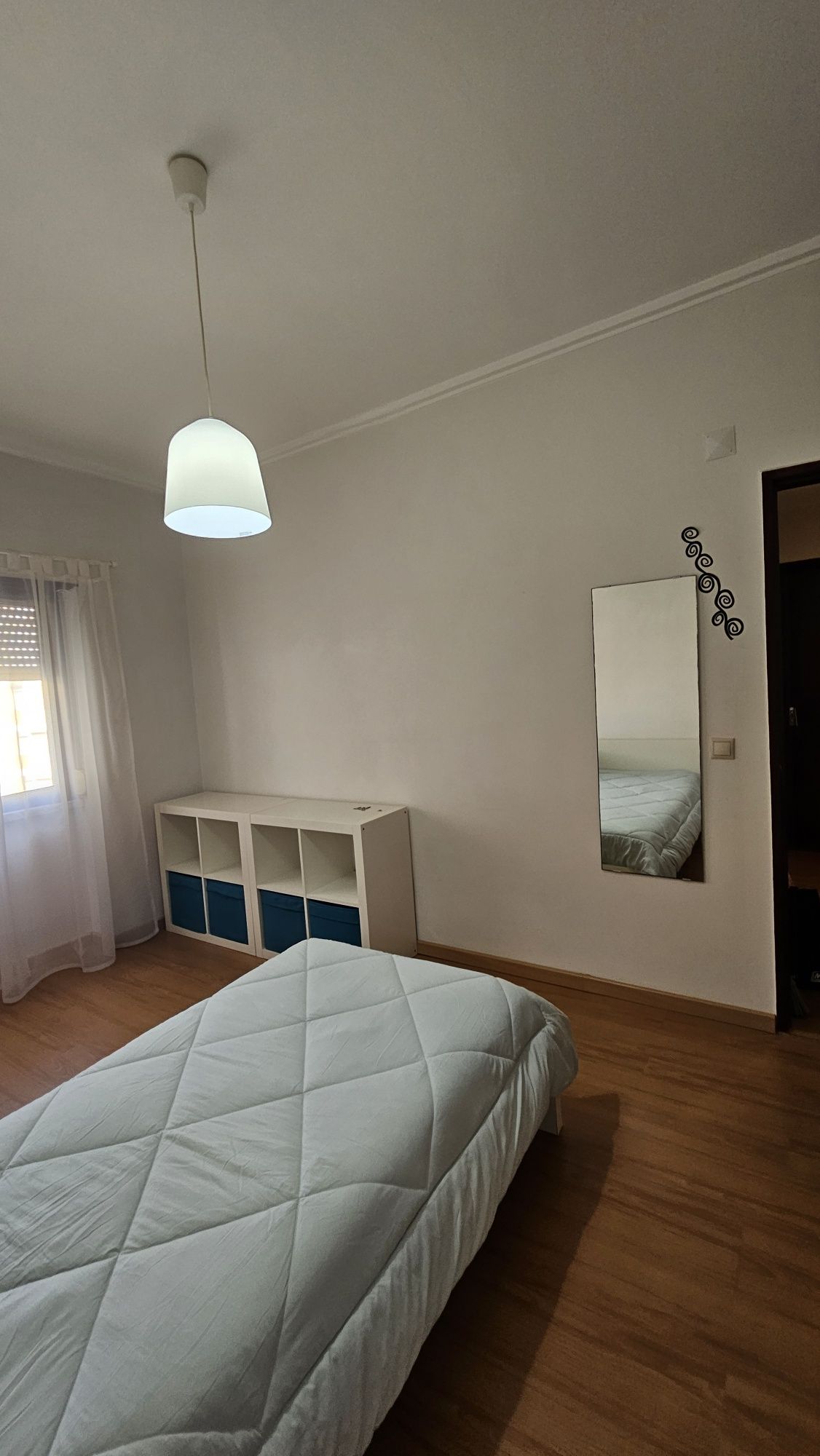 Quarto Rapariga FCT - EGas Moniz Monte da Caparica