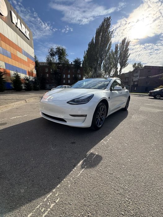 Продам Tesla model 3 Long Range 82.5kWh