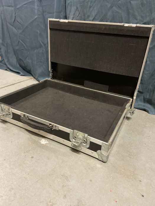 Walizka aluminiowa transportowa