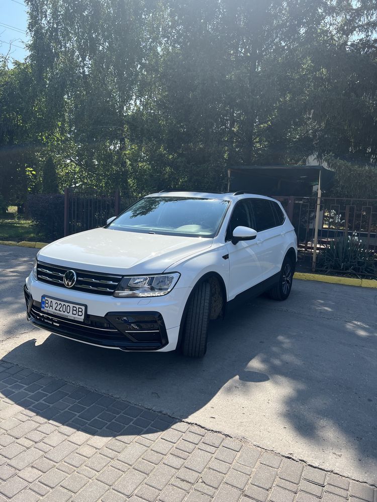 Volkswagen Tiguan 2019 рік