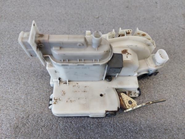 Fechadura / fecho porta frente direito VOLKSWAGEN Polo (6N)