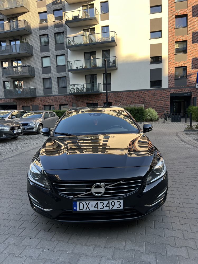 Volvo V60 D6  Plug-in-Hybrid AWD